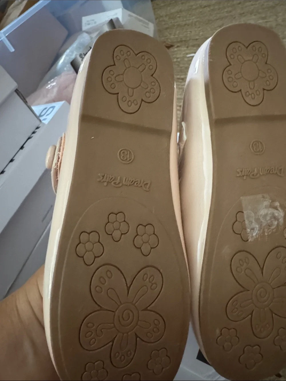 Dream Pairs Girls Patent Mary Janes in Beige